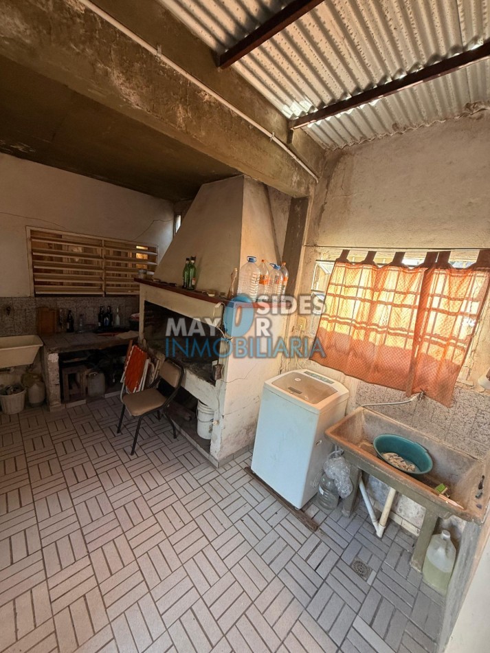 CASA EN VENTA sobre calle Balbin