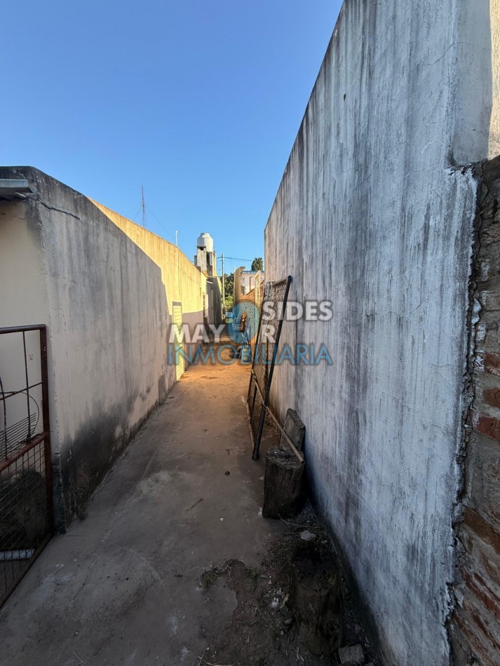CASA EN VENTA sobre calle Balbin