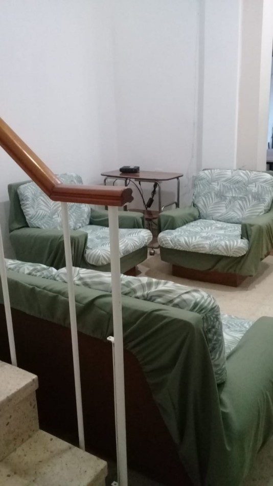 Casa sobre Av Zanni 