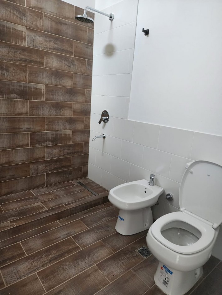 Casa a Estrenar Zona Pcias Unidas y Garrigo