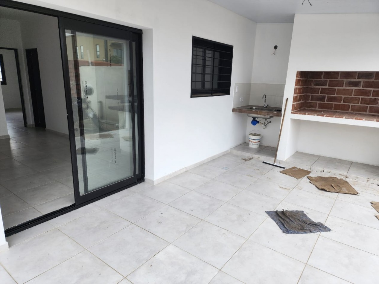 Casa a Estrenar Zona Pcias Unidas y Garrigo