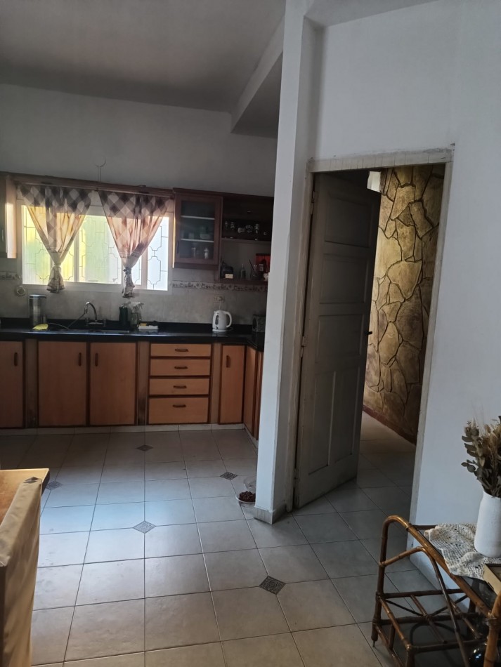Casa con Local + Galpon 