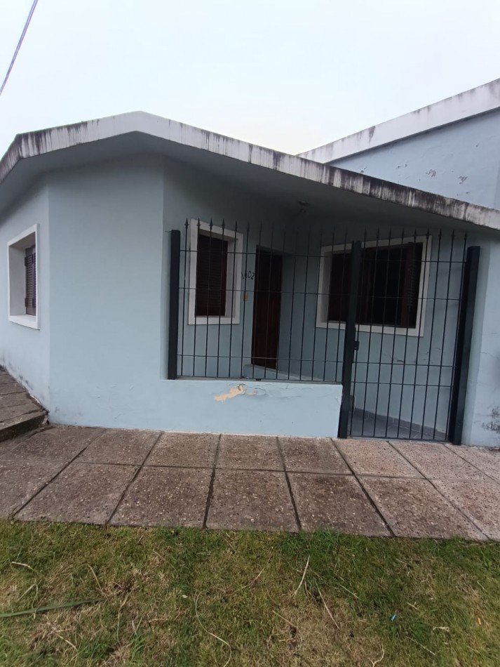 Casa c/pileta a 2 cuadras Av Zanni.