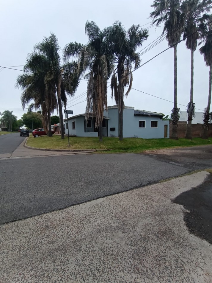 Casa c/pileta a 2 cuadras Av Zanni.