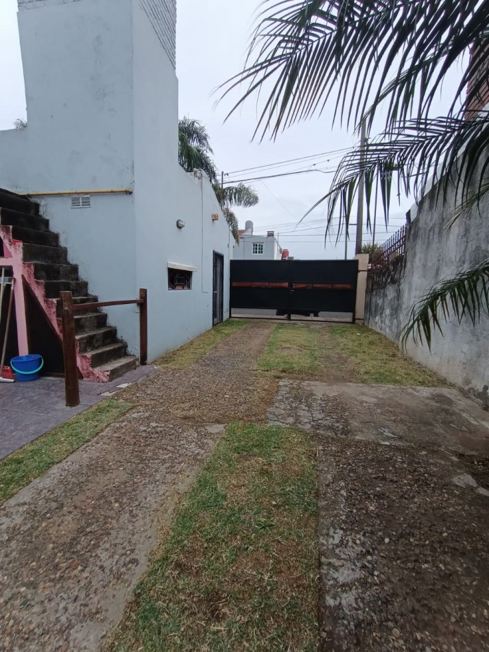 Casa c/pileta a 2 cuadras Av Zanni.