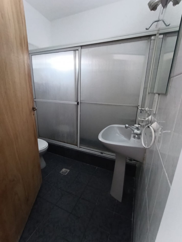 Casa c/pileta a 2 cuadras Av Zanni.