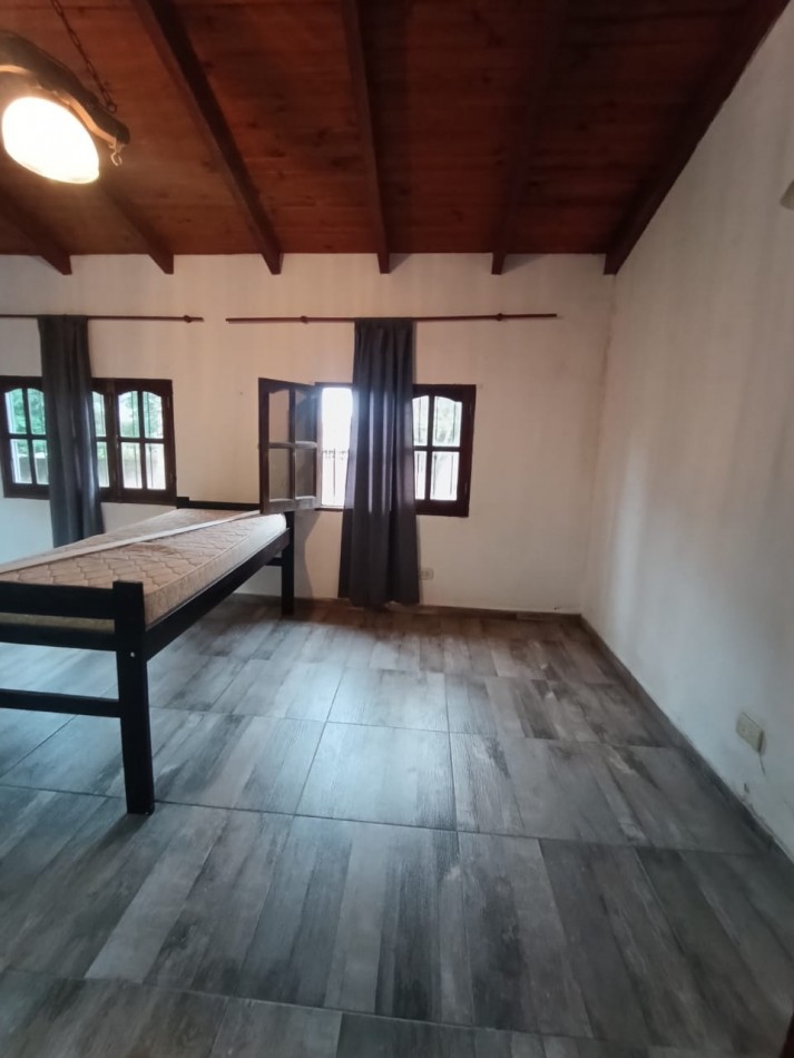 Casa c/pileta a 2 cuadras Av Zanni.