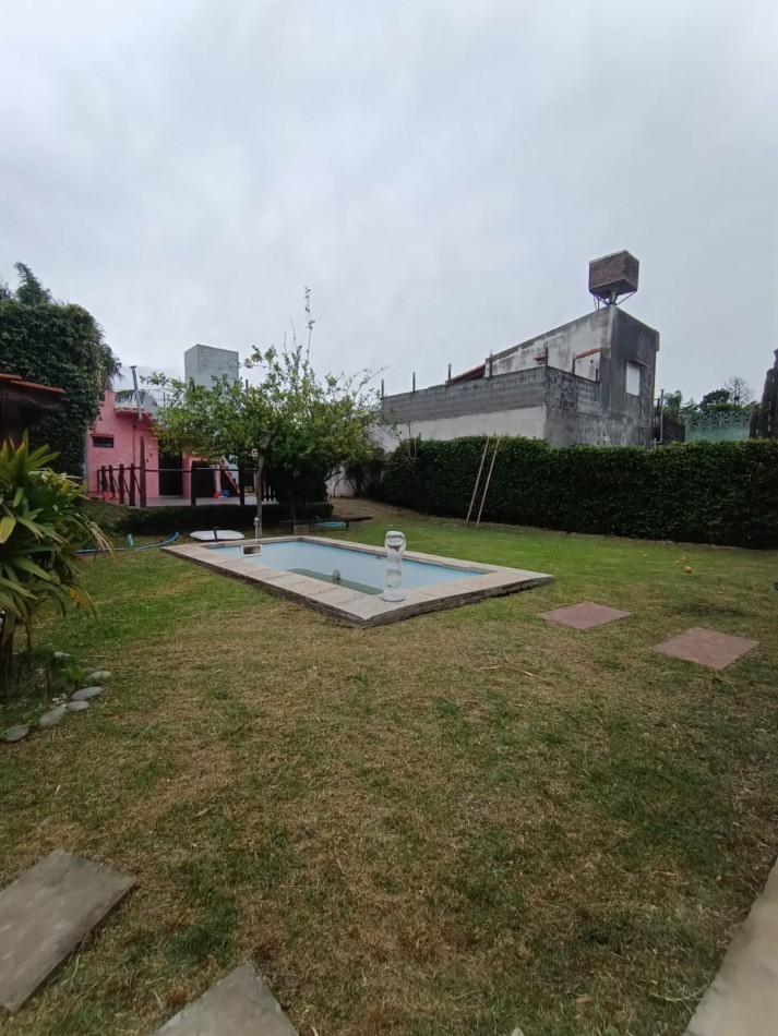 Casa c/pileta a 2 cuadras Av Zanni.