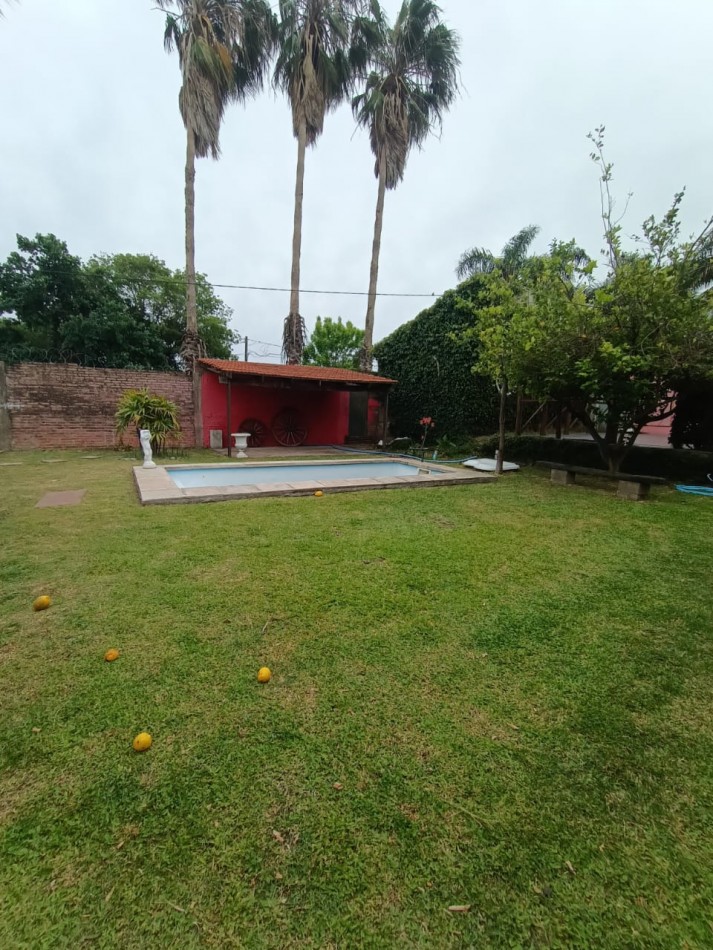 Casa c/pileta a 2 cuadras Av Zanni.