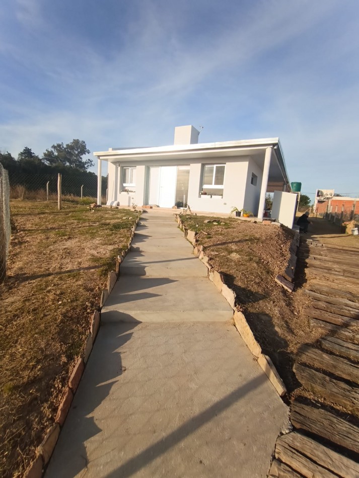 Brisas del Acceso Norte casa c/lote 800 m2