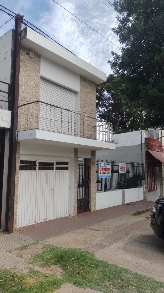 Casa sobre Av Zanni 