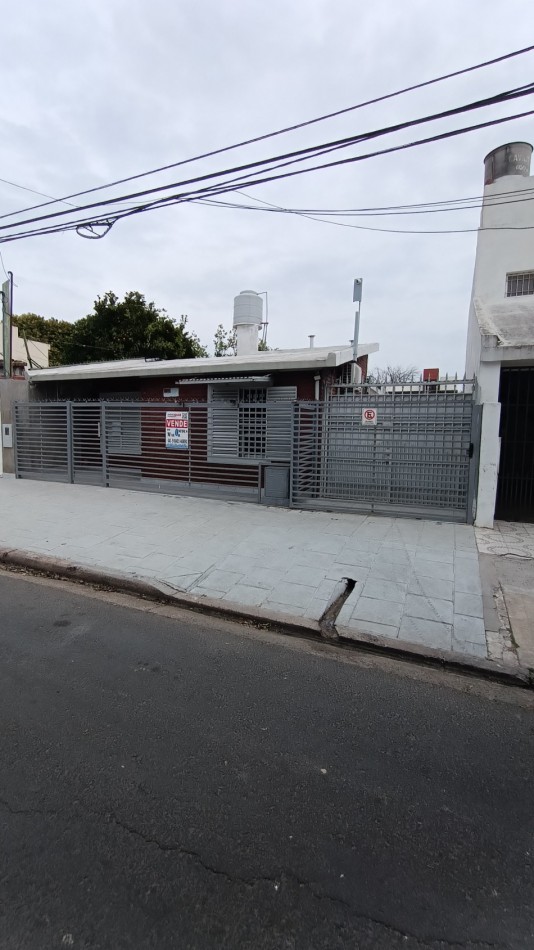 Casa c/entrada pasante 