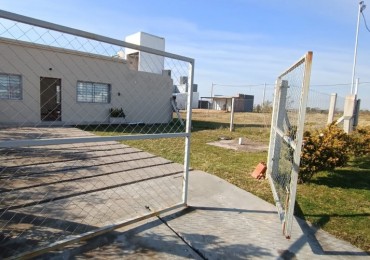 Moderna casaquinta Sauce Pueblo 